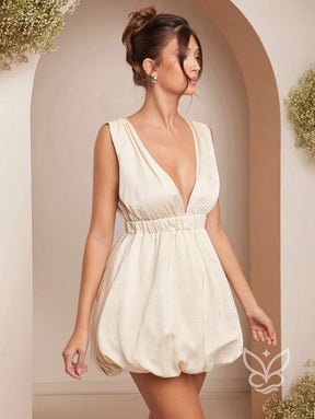 Vestido Curto Com Decote Profundo Franzido E Barra Bufante Vestido Curto Com Decote Profundo Franzido E Barra Bufante