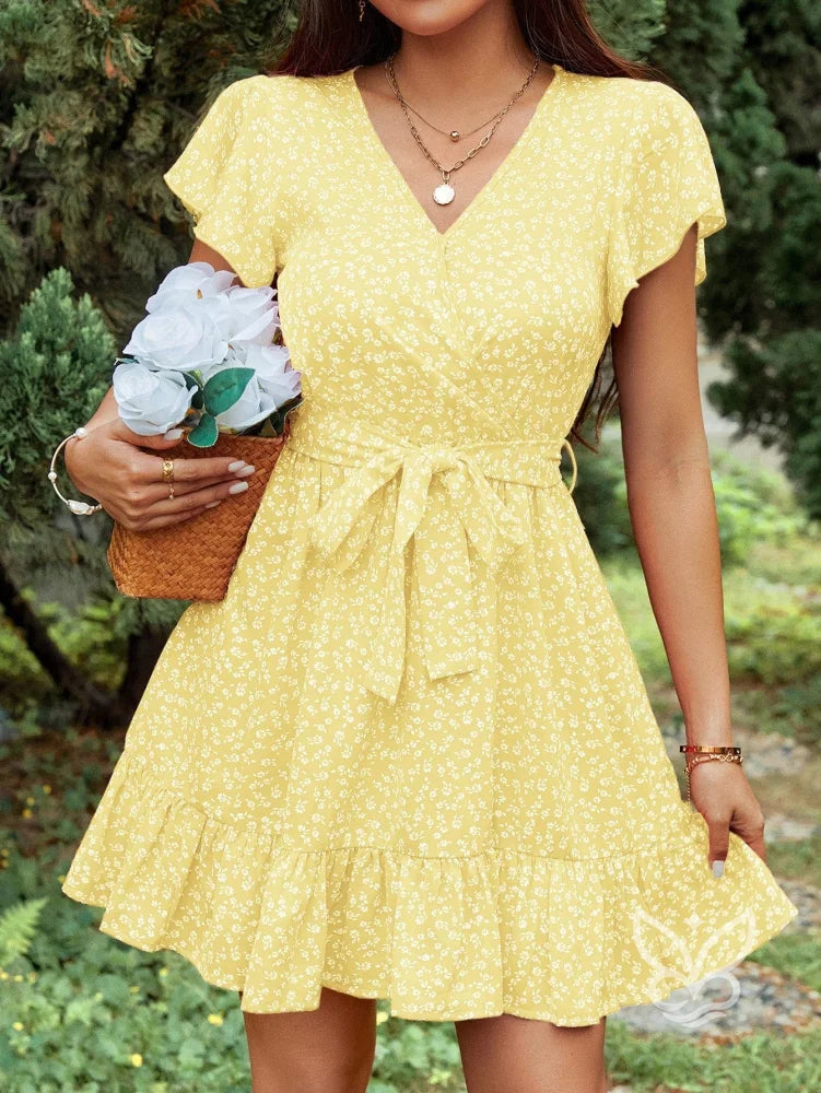 Vestido Curto Com Estampa Floral E Laço Na Cintura Amarela / PP Vestido Curto Estampado Com Gola Alta E Recorte Lateral