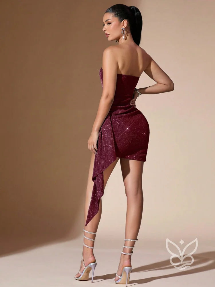 Vestido Curto Com Franzidos Brilho E Decote Bandeau Vestido Curto Com Franzidos Brilho E Decote Bandeau