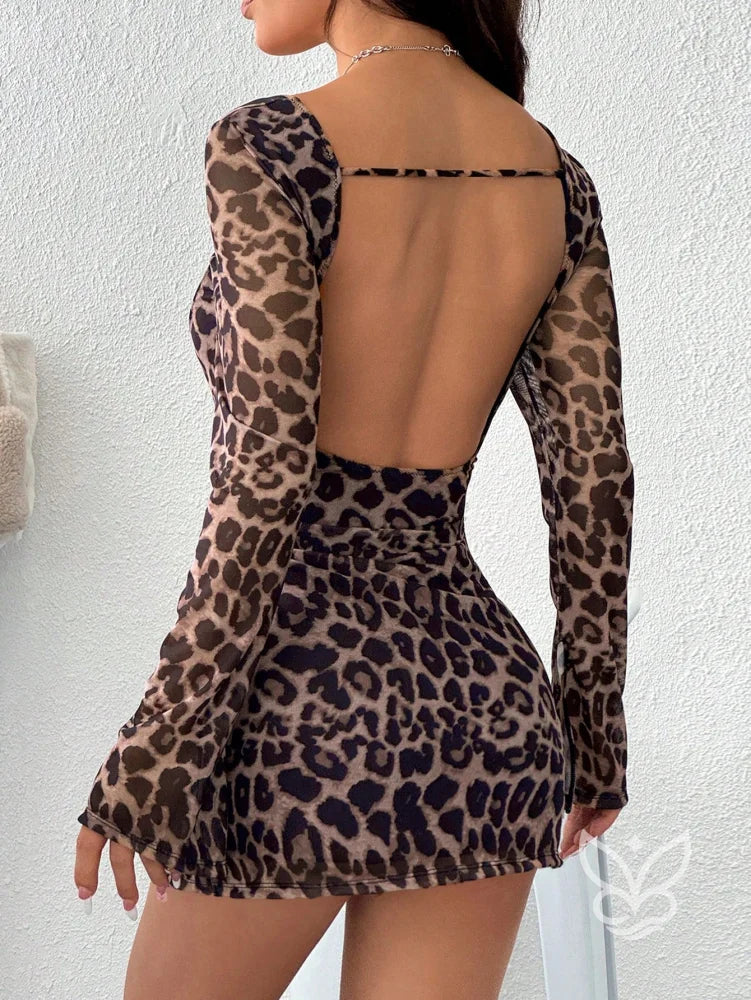 Vestido Curto Com Manga Longa E Estampa Animal Print Vestido Curto Com Manga Longa E Estampa Animal Print