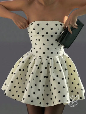 Vestido Curto Cropped Halter Cintura Franzida E Costas Borboleta Vestido Curto Cropped Halter Cintura Franzida E Costas