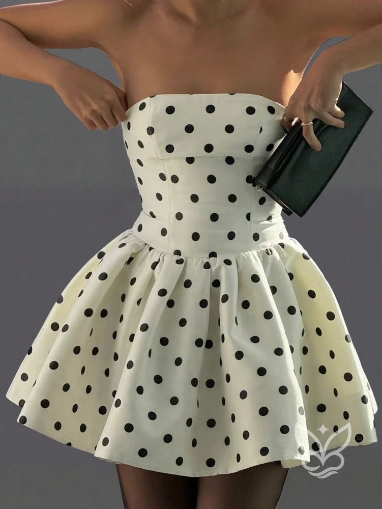 Vestido Curto Cropped Halter Cintura Franzida E Costas Borboleta Vestido Curto Cropped Halter Cintura Franzida E Costas
