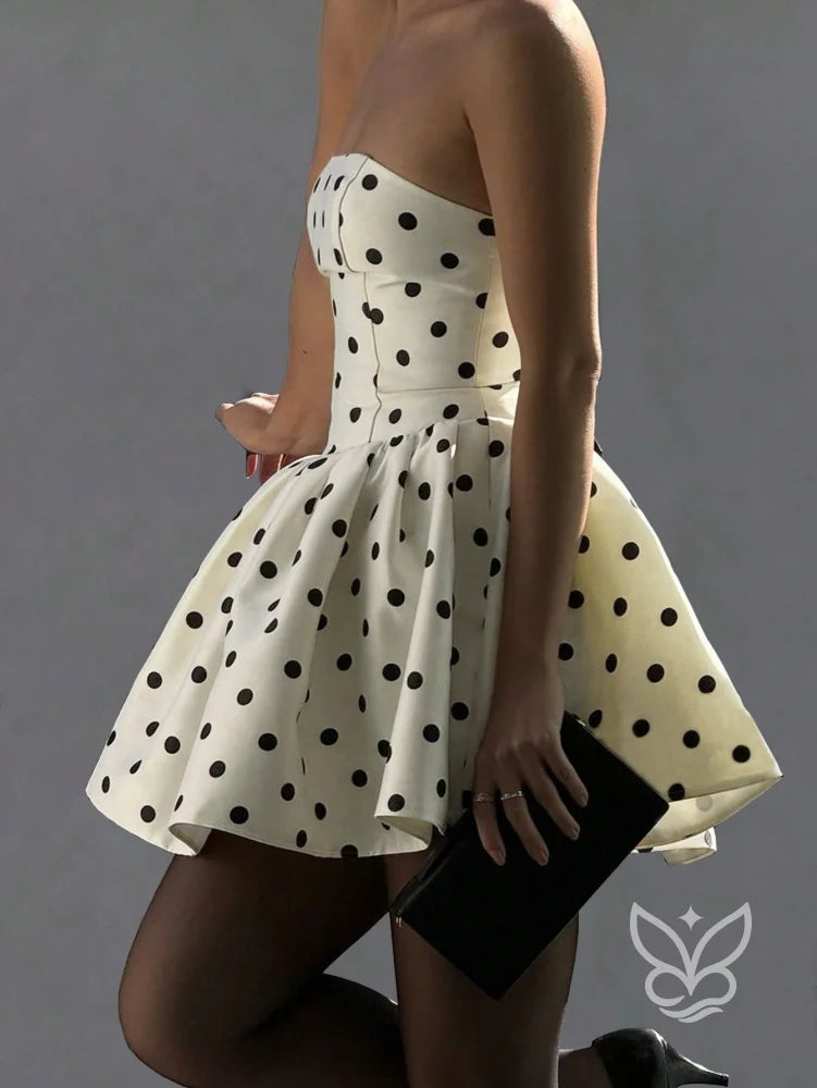 Vestido Curto Cropped Halter Cintura Franzida E Costas Borboleta Vestido Curto Cropped Halter Cintura Franzida E Costas