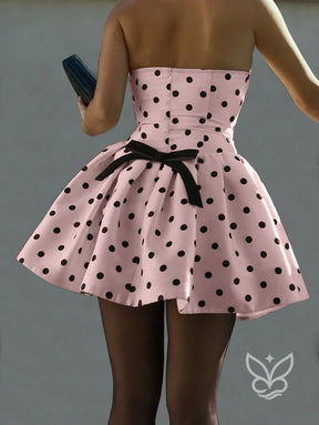 Vestido Curto Cropped Halter Cintura Franzida E Costas Borboleta Vestido Curto Cropped Halter Cintura Franzida E Costas