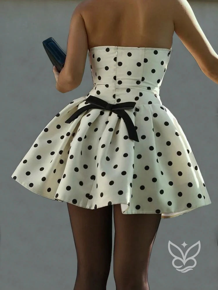 Vestido Curto Cropped Halter Cintura Franzida E Costas Borboleta Vestido Curto Cropped Halter Cintura Franzida E Costas