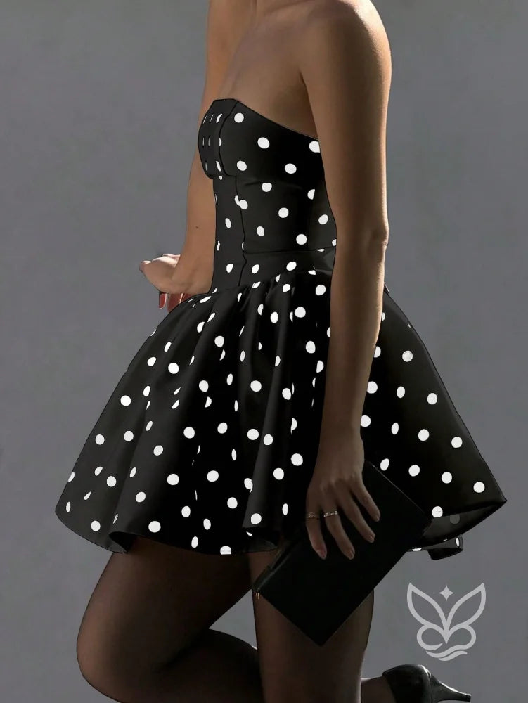 Vestido Curto Cropped Halter Cintura Franzida E Costas Borboleta Vestido Curto Cropped Halter Cintura Franzida E Costas