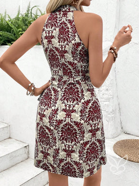Vestido Curto Estampado Com Gola Alta E Recorte Lateral Vestido Curto Estampado Com Gola Alta E Recorte Lateral