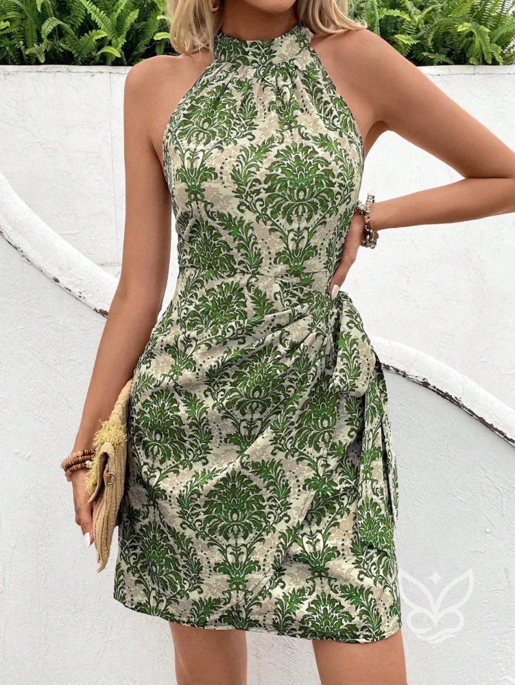 Vestido Curto Estampado Com Gola Alta E Recorte Lateral Verde / PP Vestido Curto Estampado Com Gola Alta E Recorte