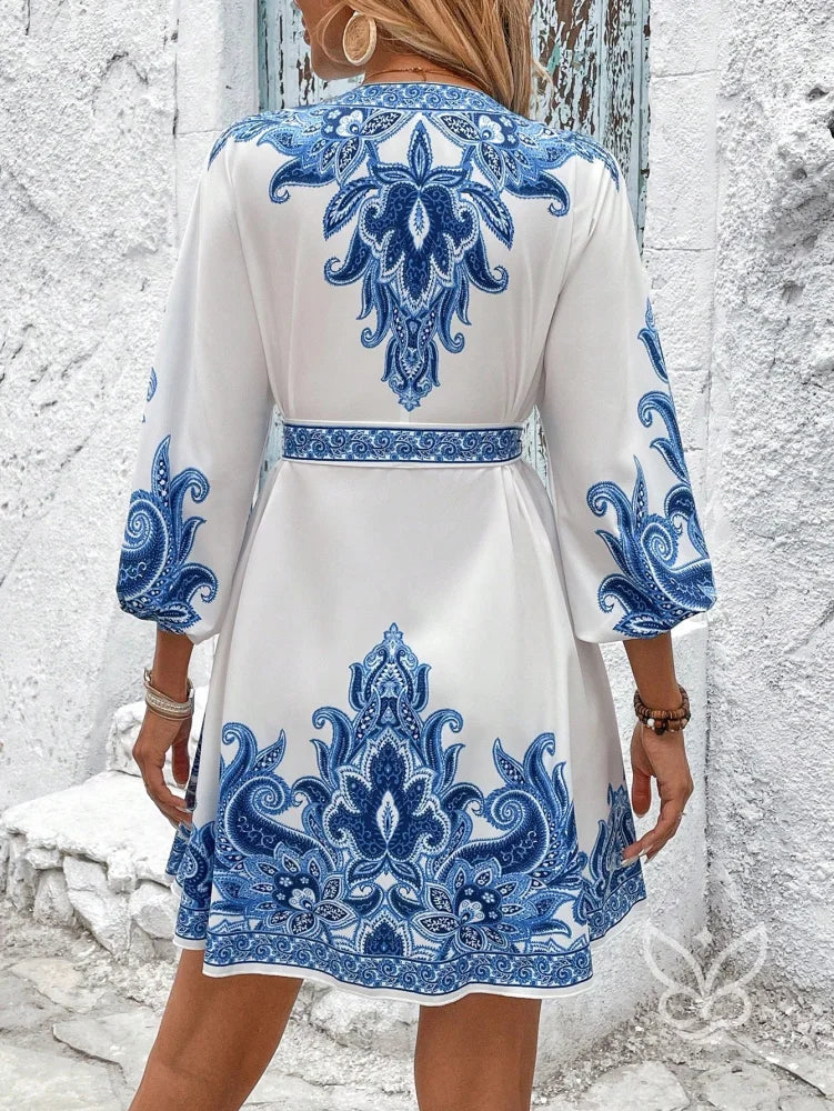Vestido Curto Estampado Com Manga 3/4 E Decote V Vestido Curto Estampado Com Manga 3/4 E Decote V