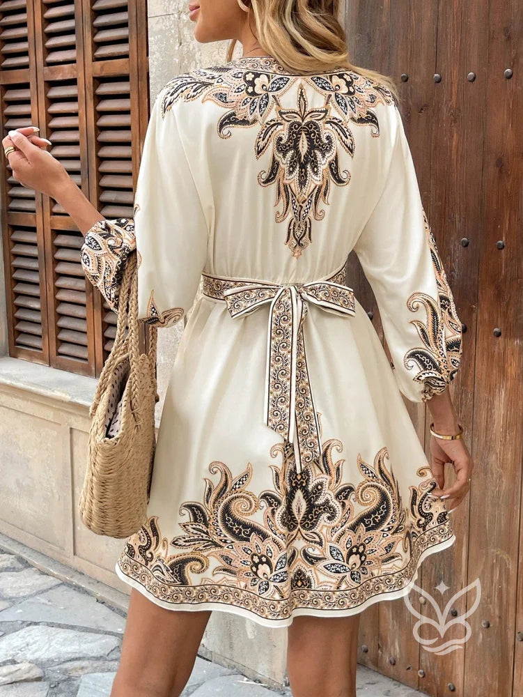 Vestido Curto Estampado Com Manga 3/4 E Decote V Vestido Curto Estampado Com Manga 3/4 E Decote V