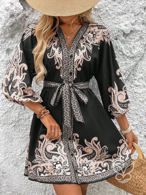 Vestido Curto Estampado Com Manga 3/4 E Decote V Preto / PP Vestido Curto Estampado Com Manga 3/4 E Decote V