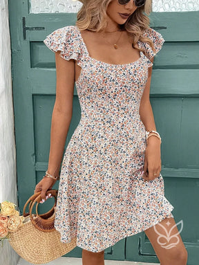 Vestido Curto Floral Com Alça Babado E Cintura Marcada Vestido Curto Floral Com Alça Babado E Cintura Marcada