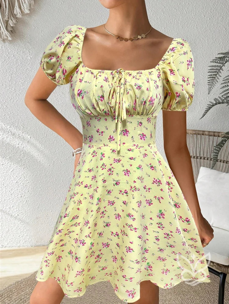 Vestido Curto Floral Com Manga Bufante E Decote Franzido Vestido Curto Floral Com Manga Bufante E Decote Franzido