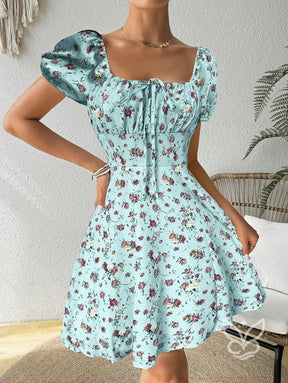 Vestido Curto Floral Com Manga Bufante E Decote Franzido Vestido Curto Floral Com Manga Bufante E Decote Franzido