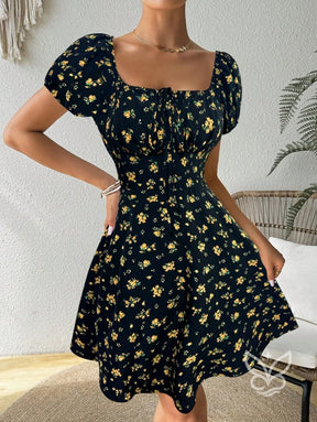 Vestido Curto Floral Com Manga Bufante E Decote Franzido Vestido Curto Floral Com Manga Bufante E Decote Franzido