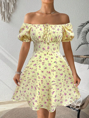 Vestido Curto Floral Com Manga Bufante E Decote Franzido Vestido Curto Floral Com Manga Bufante E Decote Franzido