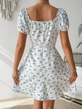 Vestido Curto Floral Com Manga Bufante E Decote Franzido Vestido Curto Floral Com Manga Bufante E Decote Franzido