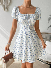 Vestido Curto Floral Com Manga Bufante E Decote Franzido Branco / PP Vestido Curto Floral Com Manga Bufante E Decote