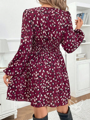 Vestido Curto Floral Com Manga Longa E Decote V Vestido Curto Floral Com Manga Longa E Decote V