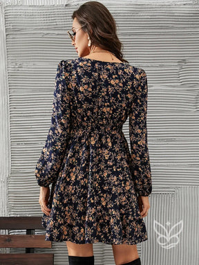 Vestido Curto Floral Com Renda E Decote V Profundo Vestido Curto Floral Com Renda E Decote V Profundo