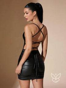 Vestido Curto Justo Com Franzido E Amarração Nas Costas Preto / PP Vestido Curto Justo Com Franzido E Amarração Nas