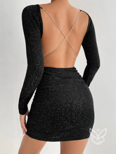 Vestido Curto Manga Longa Decote Nas Costas E Alças Cruzadas Preto / PP Vestido Curto Manga Longa Decote Nas Costas E