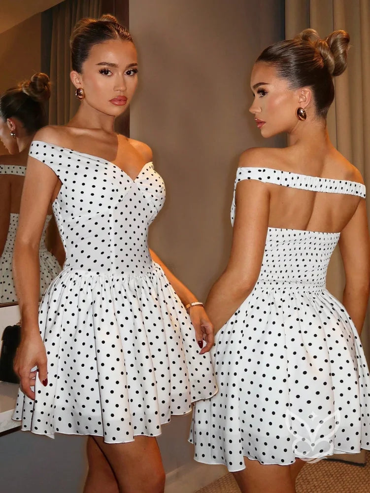 Vestido Curto Ombro A Ombro Com Estampa Poá E Saia Rodada Branco / PP Vestido Curto Ombro A Ombro Com Estampa Poá E
