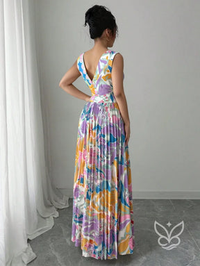 Vestido Curto Sem Manga Com Decote Profundo E Fenda Aberta Vestido Curto Sem Manga Com Decote Profundo E Fenda Aberta