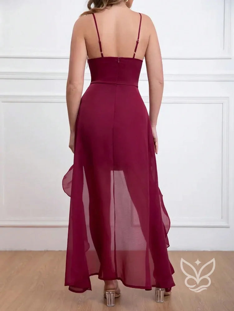 Vestido High Low Com Alças Finas E Camadas Fluídas Vestido High Low Com Alças Finas E Camadas Fluídas