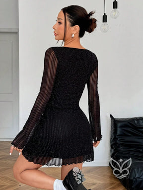 Vestido Justo De Manga Longa Com Transparência E Brilho Vestido Justo De Manga Longa Com Transparência E Brilho