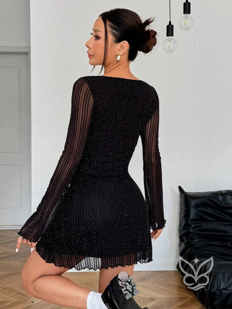 Vestido Justo De Manga Longa Com Transparência E Brilho Vestido Justo De Manga Longa Com Transparência E Brilho