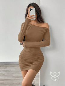 Vestido Justo De Um Ombro Só Com Manga Longa E Franzido Caqui / PP Vestido Justo De Um Ombro Só Com Manga Longa E