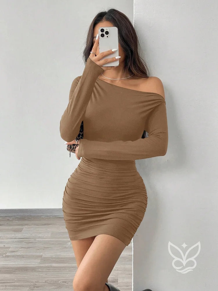 Vestido Justo De Um Ombro Só Com Manga Longa E Franzido Caqui / PP Vestido Justo De Um Ombro Só Com Manga Longa E