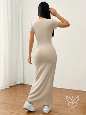 Vestido Longo Justo Com Cintura Marcada E Manga Curta Vestido Longo Justo Com Cintura Marcada E Manga Curta