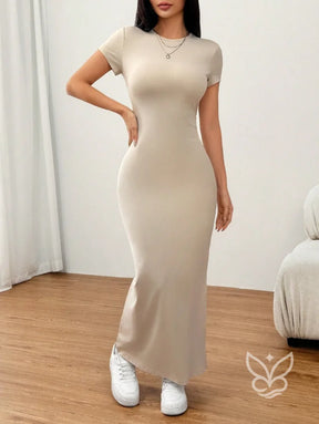 Vestido Longo Justo Com Cintura Marcada E Manga Curta Vestido Longo Justo Com Cintura Marcada E Manga Curta
