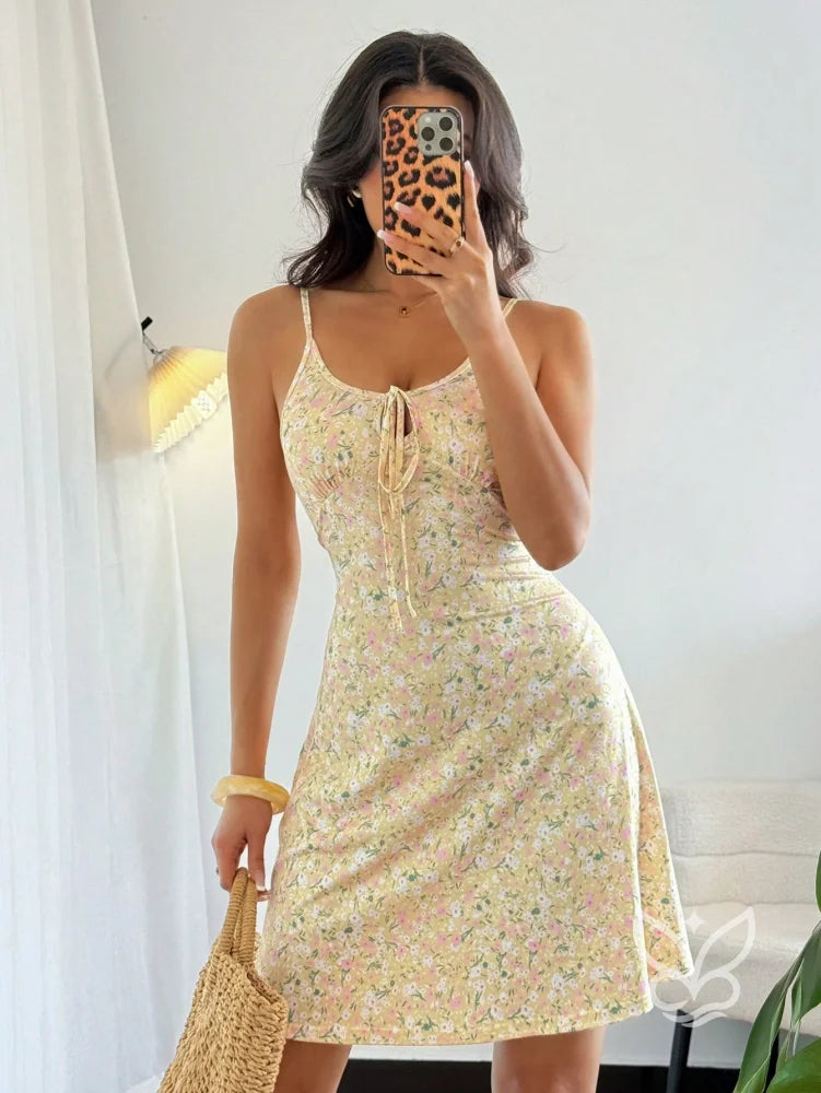 Vestido Midi Casual Com Alça Fina E Estampa Delicada Amarela / PP Vestido Midi Casual Com Alça Fina E Estampa Delicada