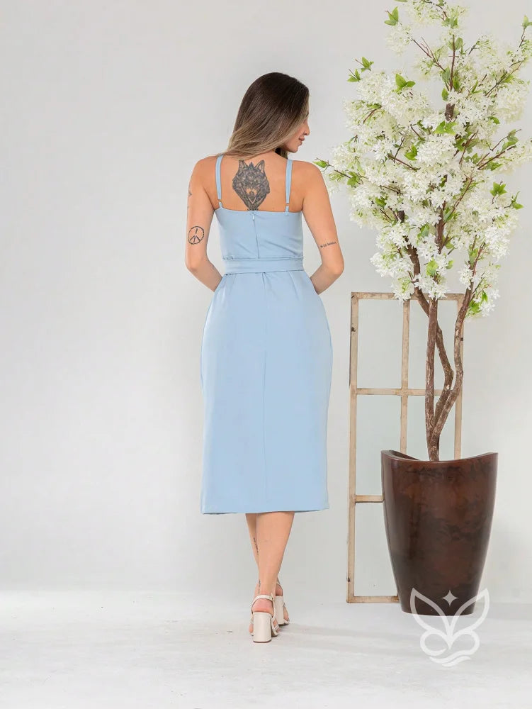 Vestido Midi com Laço na Cintura e Decote Reto Vestido Midi com Laço na Cintura e Decote Reto