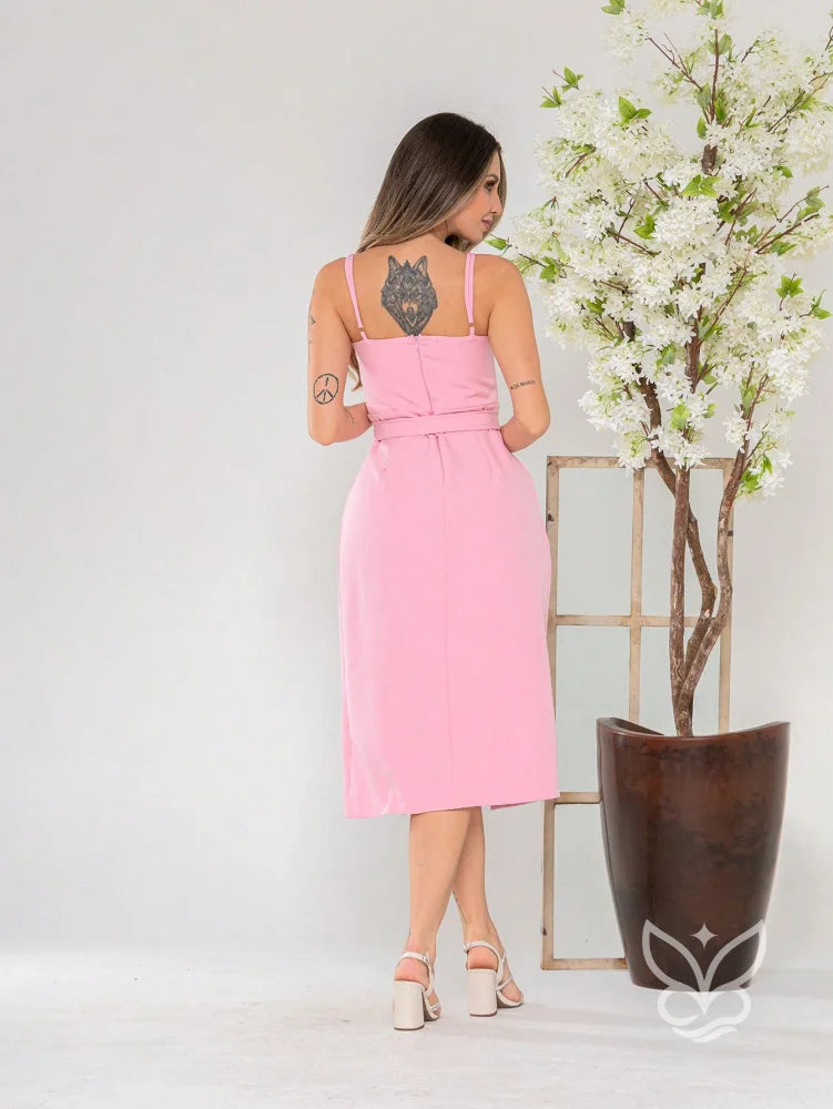 Vestido Midi com Laço na Cintura e Decote Reto Vestido Midi com Laço na Cintura e Decote Reto