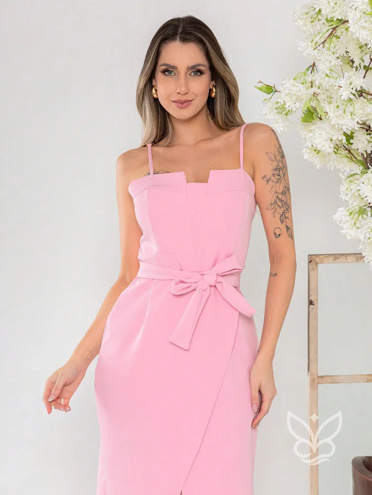 Vestido Midi com Laço na Cintura e Decote Reto Vestido Midi com Laço na Cintura e Decote Reto