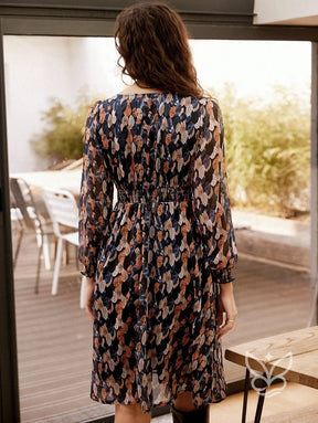 Vestido Midi Estampado Com Manga Longa E Cintura Marcada Vestido Midi Estampado Com Manga Longa E Cintura Marcada