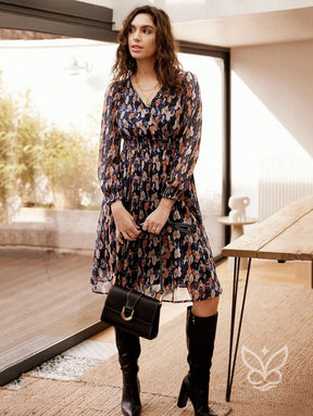 Vestido Midi Estampado Com Manga Longa E Cintura Marcada Vestido Midi Estampado Com Manga Longa E Cintura Marcada