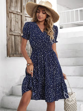 Vestido Midi Floral Com Manga Curta Bufante E Decote V Azul Marinho / PP Vestido Midi Floral Com Manga Curta Bufante E
