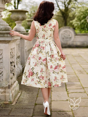 Vestido Midi Floral com Modelagem Godê Sofisticada Vestido Midi Floral com Modelagem Godê Sofisticada