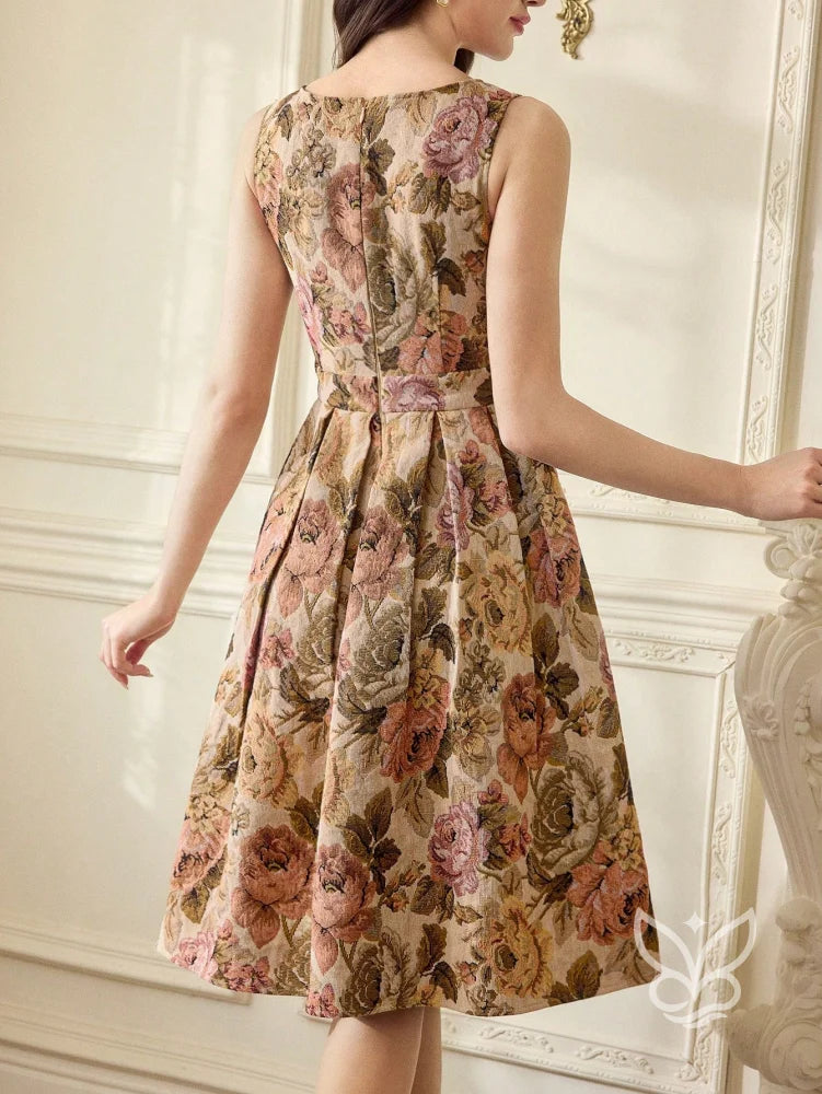Vestido Midi Floral com Modelagem Godê Sofisticada Vestido Midi Floral com Modelagem Godê Sofisticada