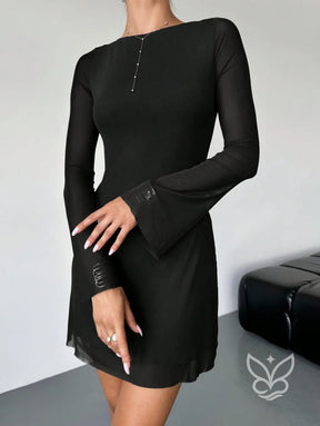 Vestido Mini Decote Canoa Manga Flare Cintura Império Estampa Poá Vestido Mini Decote Canoa Manga Flare Cintura Império