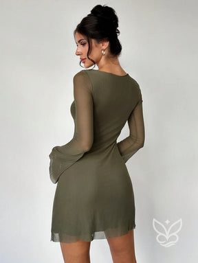 Vestido Mini Decote Canoa Manga Flare Cintura Império Estampa Poá Vestido Mini Decote Canoa Manga Flare Cintura Império