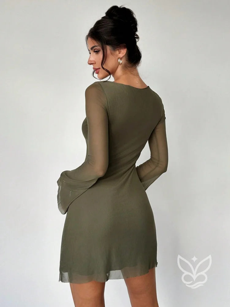 Vestido Mini Decote Canoa Manga Flare Cintura Império Estampa Poá Vestido Mini Decote Canoa Manga Flare Cintura Império