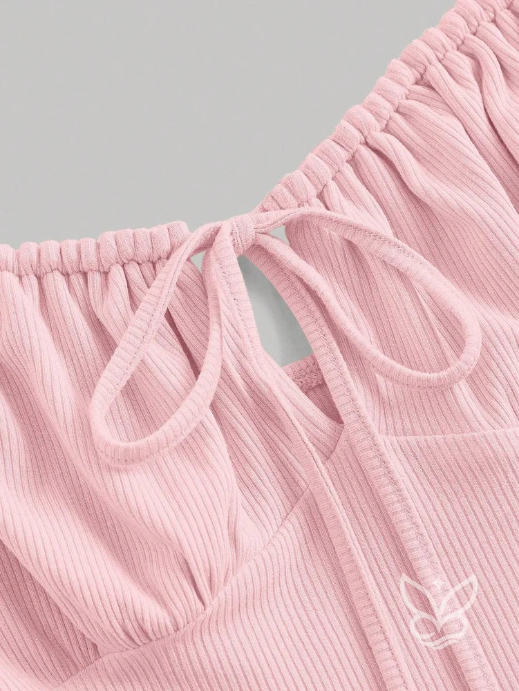 Vestido Mini Franzido no Busto Amarração no Ombro e Decote Cami Vestido Mini Franzido no Busto Amarração no Ombro e