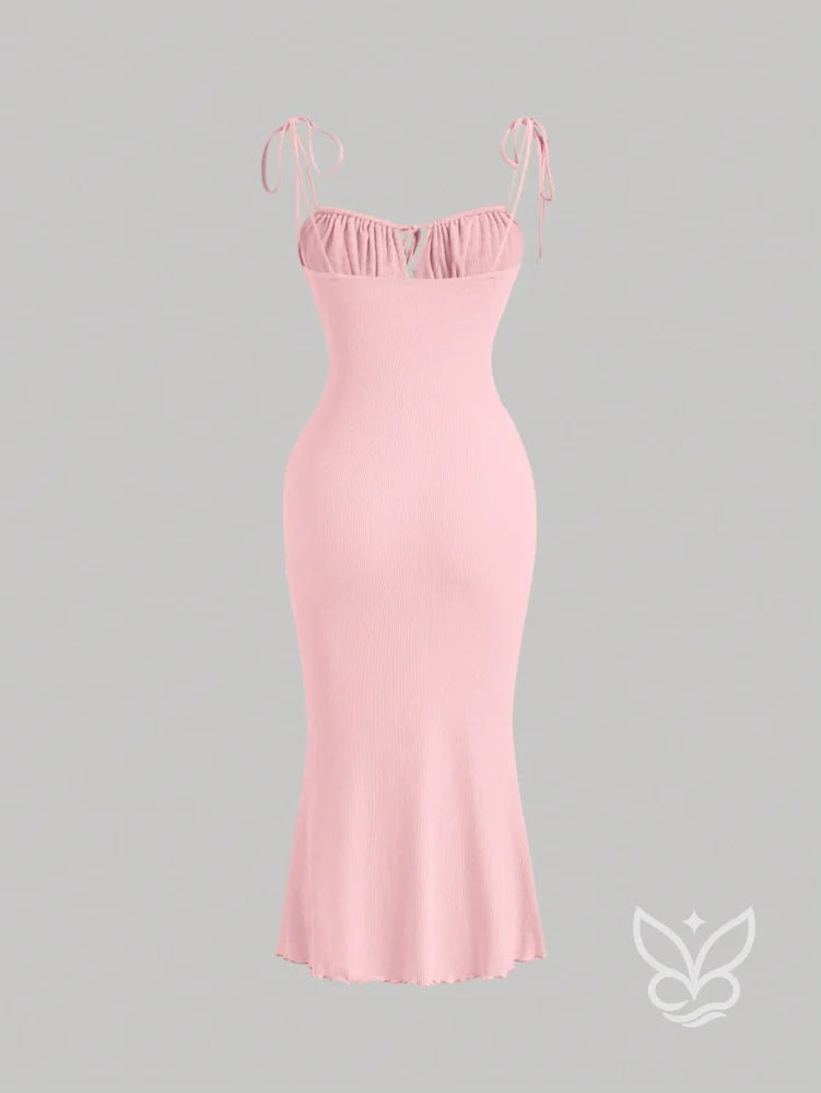 Vestido Mini Franzido no Busto Amarração no Ombro e Decote Cami Vestido Mini Franzido no Busto Amarração no Ombro e