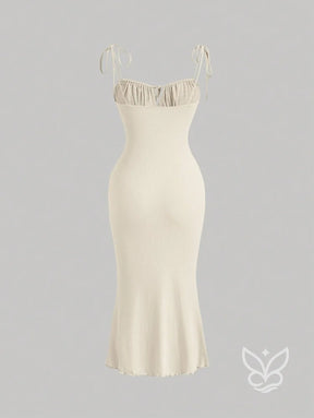 Vestido Mini Franzido no Busto Amarração no Ombro e Decote Cami Vestido Mini Franzido no Busto Amarração no Ombro e